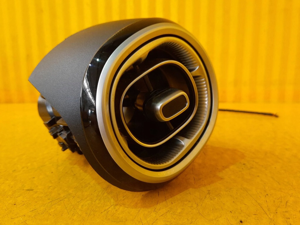 фото №1, Mercedes c w206 решётка обдув a2068302305