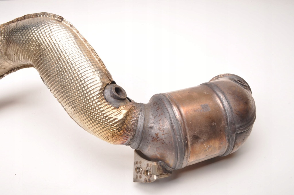 фото №8, Aston martin db11 катализатор a2054904014