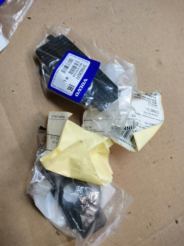 фото №1, Кронштейн корзина датчика pdc перед polestar ii оригінальний номер