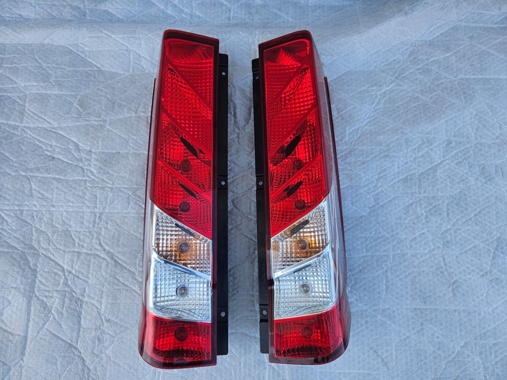фото №1, Iveco daili 14-24 лампа задня права ліва oryg iveco