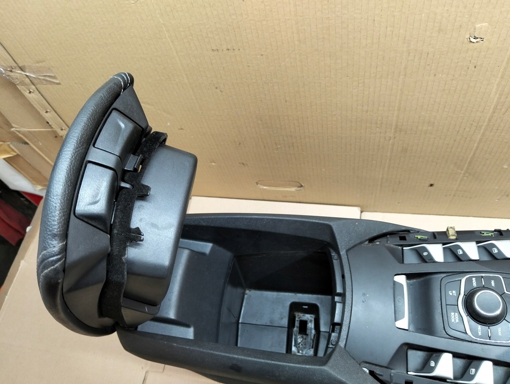 фото №10, Туннель средний подлокотник панель управление citroen ds5