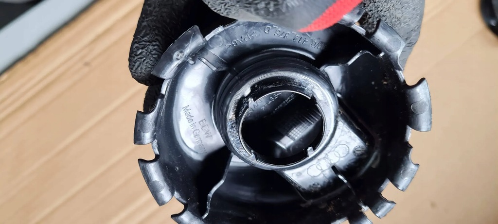 фото №5, Sq5 q5 80a заглушка накладка амортизатора 4m0412376a