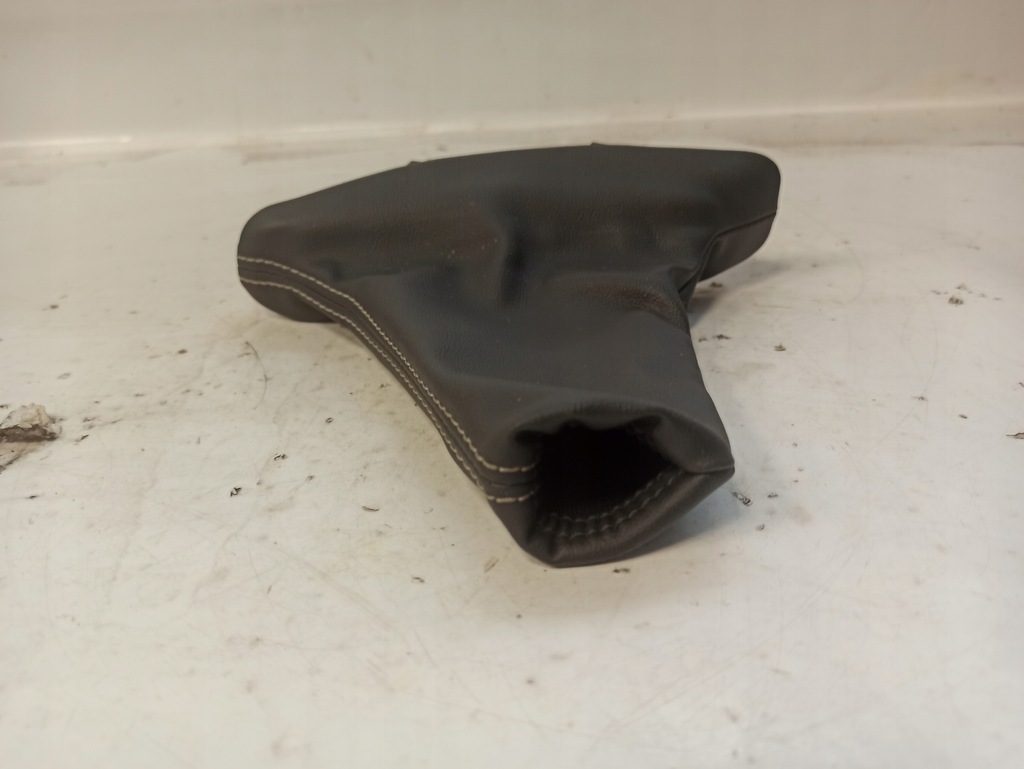 фото №6, Volvo v40 ii чехол тормоза ручного