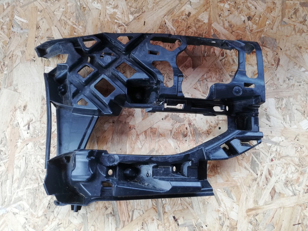 фото №1, Напрямна бампера vw golf vii lift