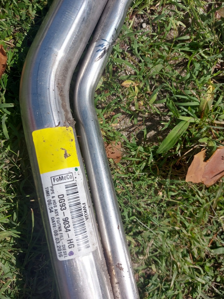 Заливная горловина топливной  ford mondeo mk5 2.0d Доставка