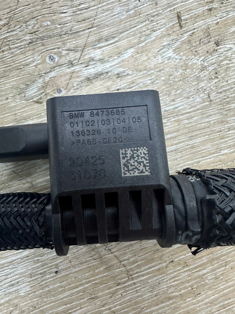 Оригінальний патрубок шланг датчик паливної  bmw 3.0d x6 g06 g05 g07 8477810 Зі Шроту