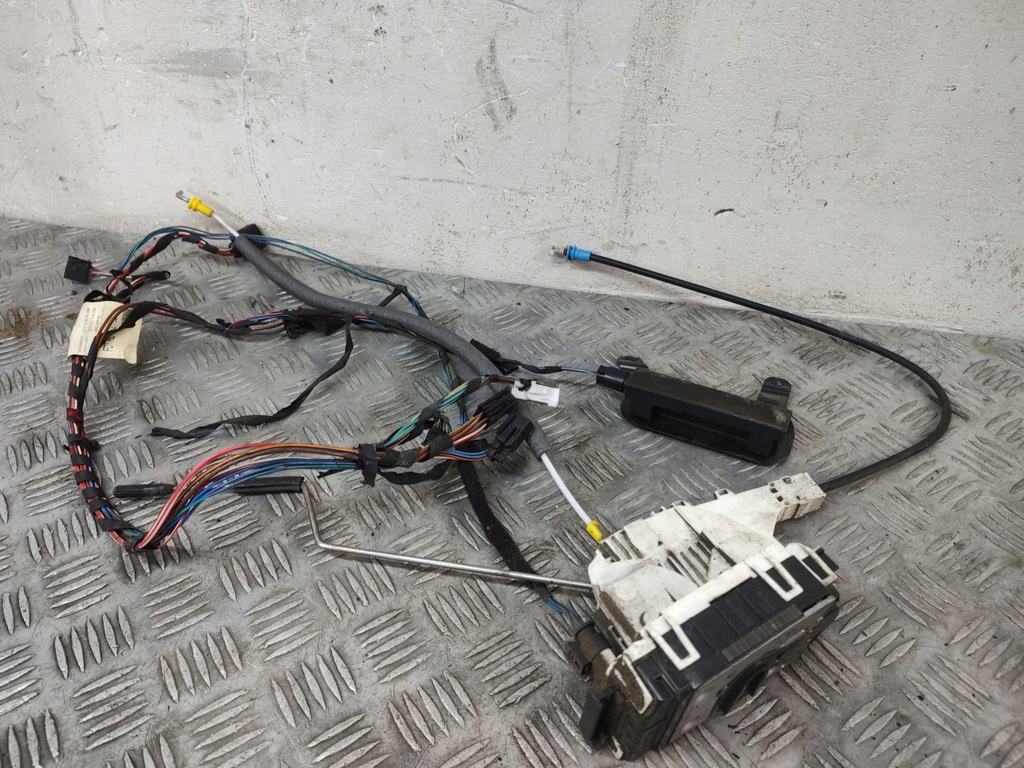 фото №1, Замок дверь правый перед vw crafter sprinter a9067201735 06-