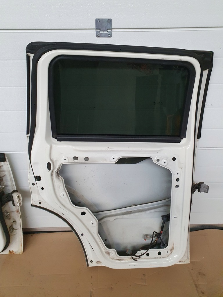 фото №14, Дверь перед задняя левый левый стекло ручка хром r/t dodge nitro