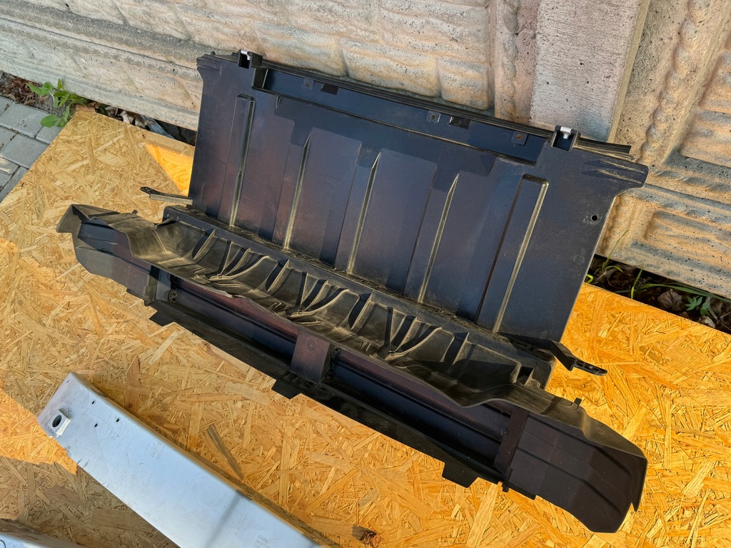 фото №9, Volvo ex30 балка бампера перед повітропровід повітря org