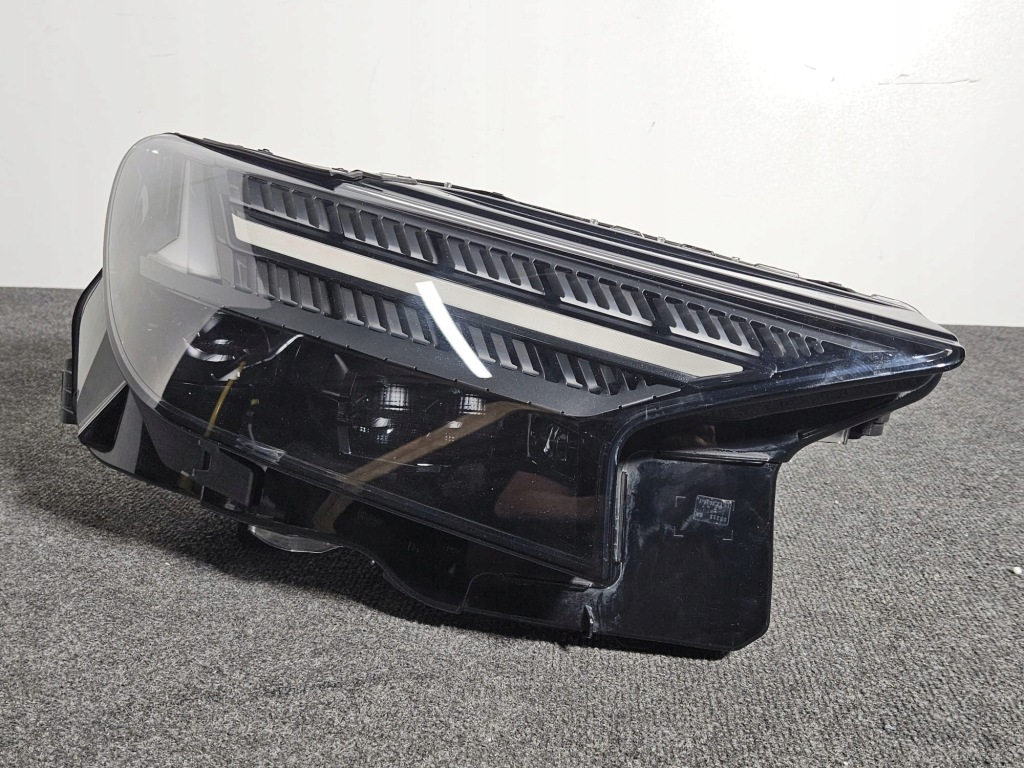 фото №1, Audi e-tron full led matrix q4 89a лампа перед передняя правая cała ładna eu