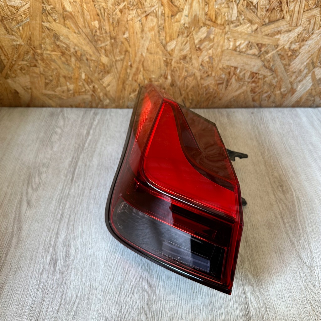 Лампа задня ліва lexus ux 250h 2019 rok Ціна