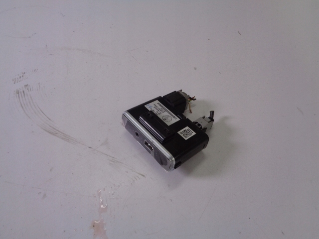 фото №1, Роз'єм aux usb alfa romeo giulia 2016 rok