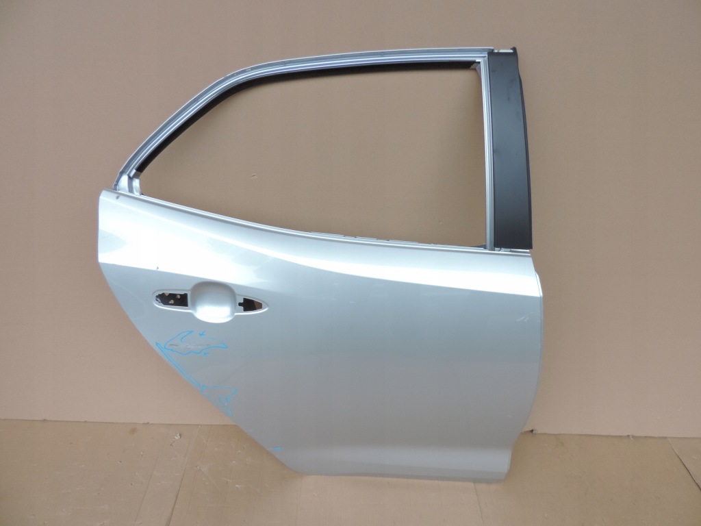 фото №1, Toyota corolla e21 hb 2019 2020 2021 дверь правое задняя