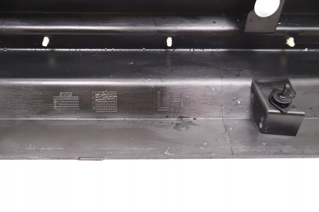 фото №10, Volvo xc40 молдинг порог левая 31448223