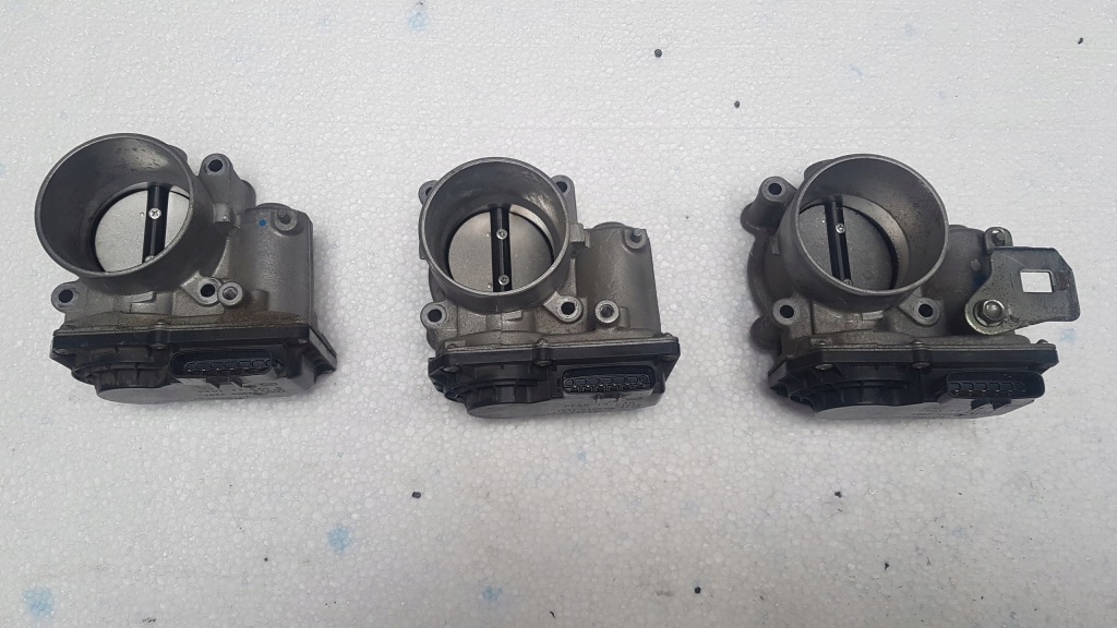 фото №1, Дроссельная заслонка mazda 3 cx3 cx5 2.0 pe0113640 a b