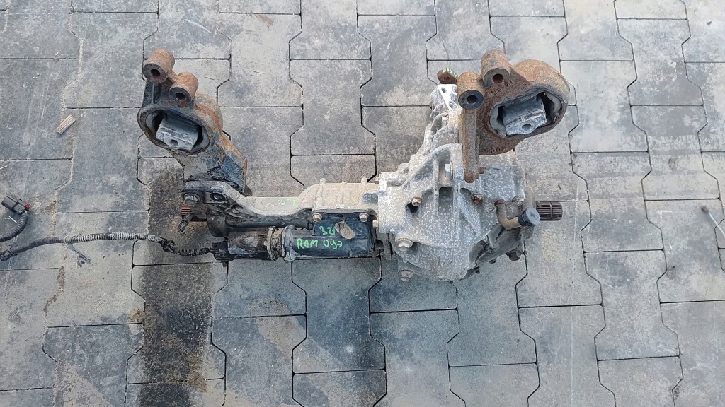 Dodge ram iv 09- міст диференціал перед 3.21 p68191738aa usa Зі Шроту