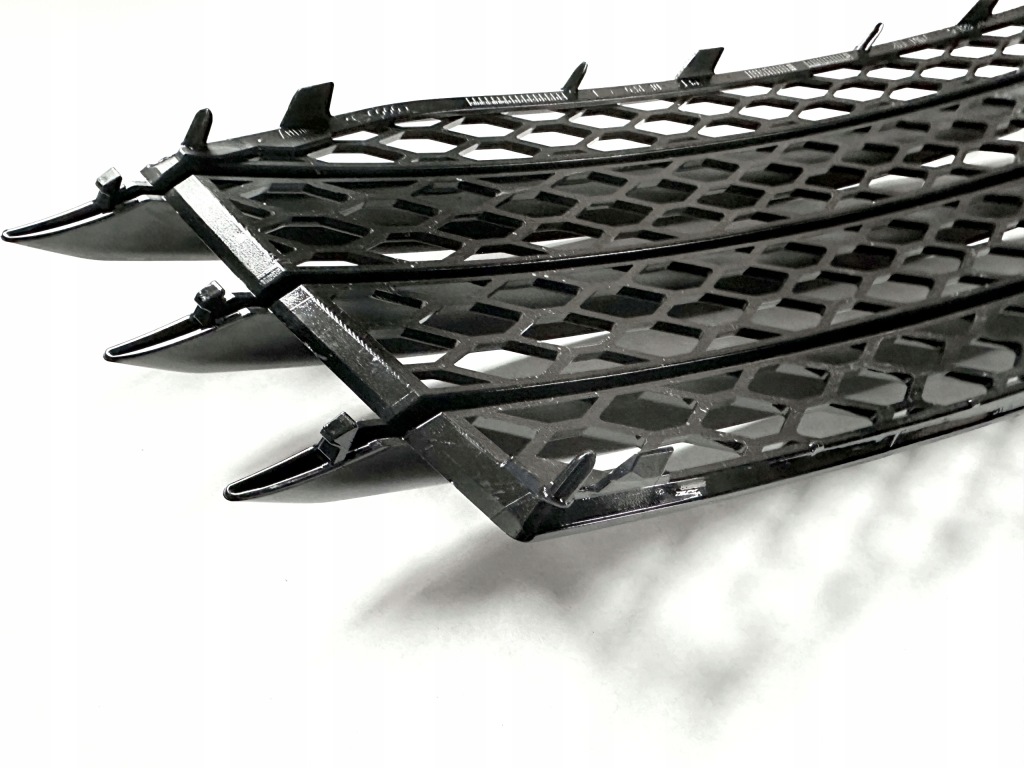 Купити Решітка бампера ліва audi tt ttrs 8j0, ttr - стан bdb aso