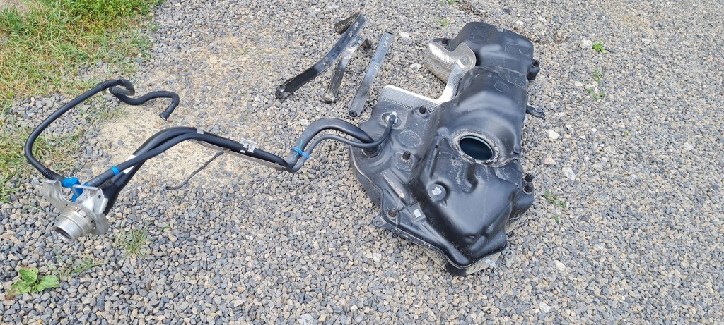 фото №15, Sq8 4m rsq8 q8 бак топлива 4.0 tfsi 4m0201021fn lamborghini urus sq7 4m