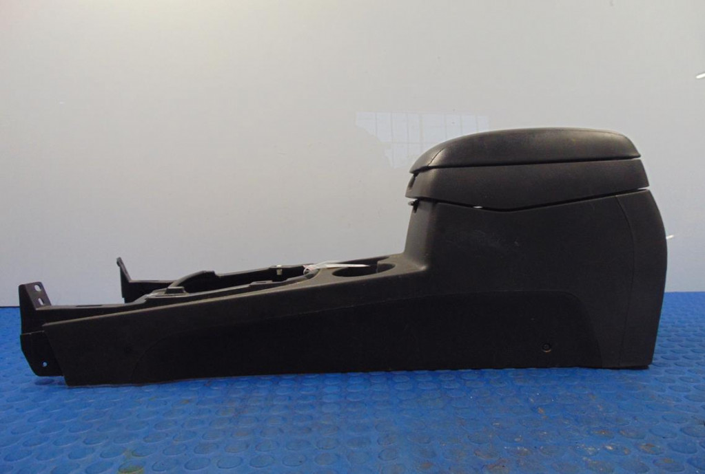 фото №1, Hyundai santa fe ii подлокотник