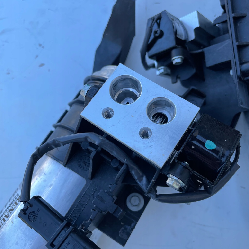 фото №7, Осушитель кондиционера 921408942r 921405885r 924893668r renault zoe ii