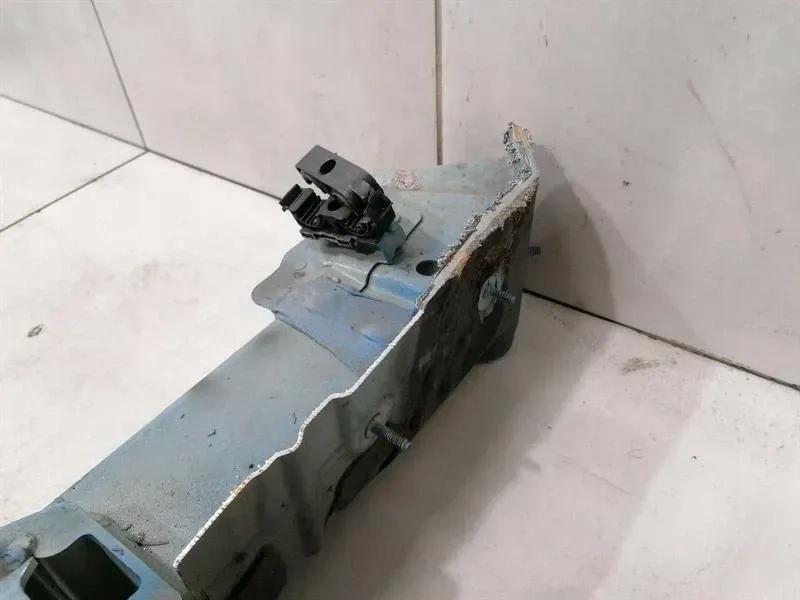 Porsche uchwyt-wspornik 992813625a Зі Шроту