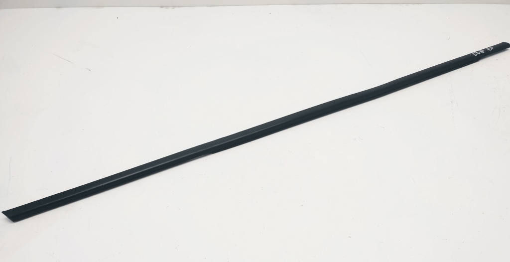фото №1, Peugeot 508 молдинг уплотнитель дверь правый перед