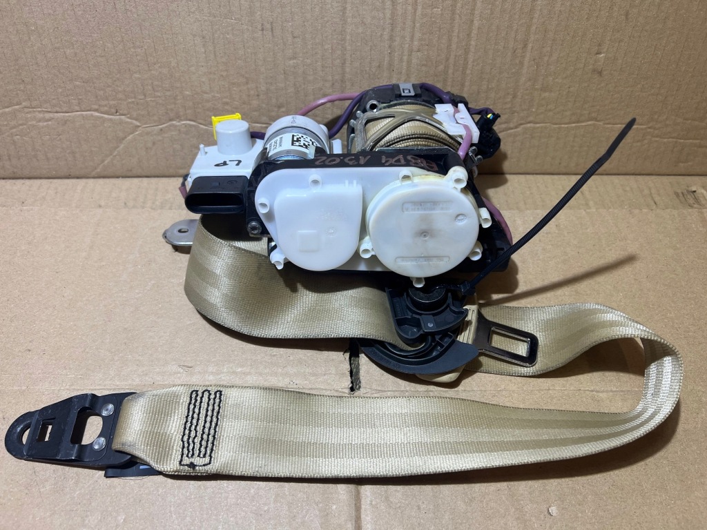 Audi a8 d4 ремень безопасности левое  перед передний кремовый 4h0857705a с Разборки