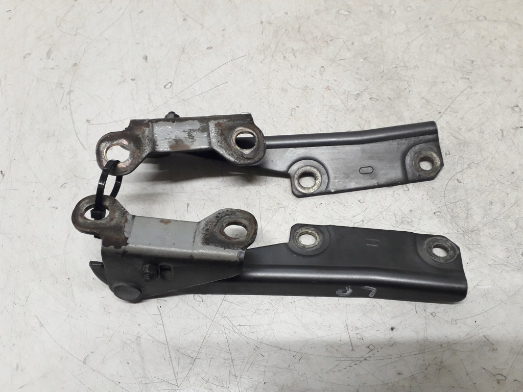 фото №1, Volvo v40 99-04 петли капот правый левый комплект