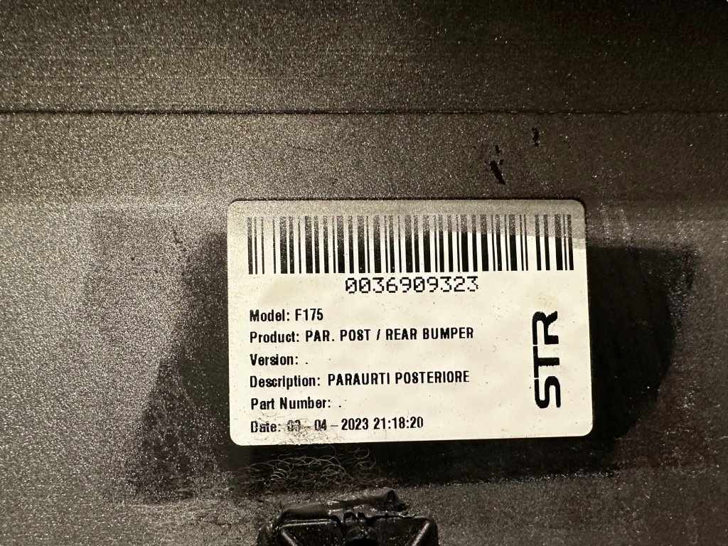 Ferrari purosangue задний бампер бампер 884074 985958029 958047 Оригинал