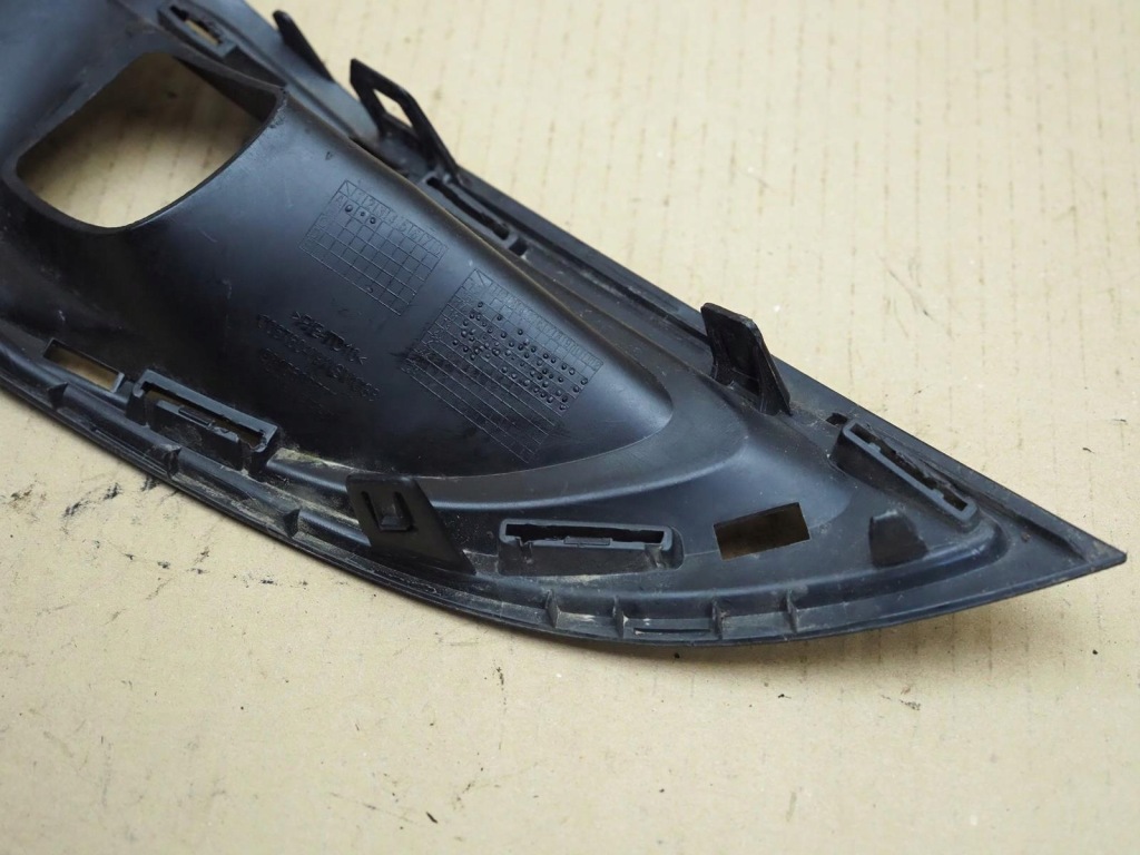 Решётка w бампер правая peugeot 3008 2 9815692777d Цена