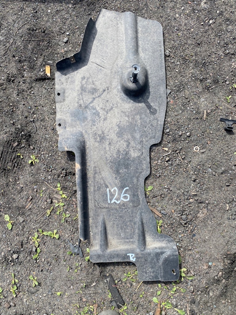 фото №1, 126 volvo v40 ii защита подвеска правая 31383377
