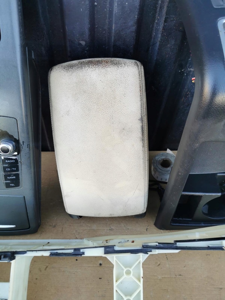 Туннель средний защита панель управление бардачок подлокотник audi a6 c6 Цена