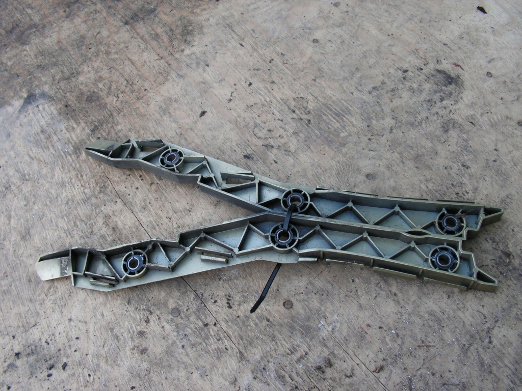 фото №3, Напрямні бампера перед citroen c4 grand picasso i