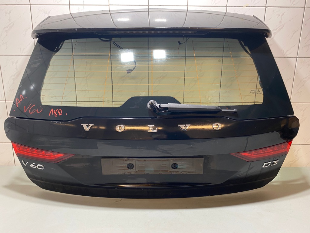 фото №1, Крышка багажника багажника комплектная volvo v60 ii 2018- bez лампа