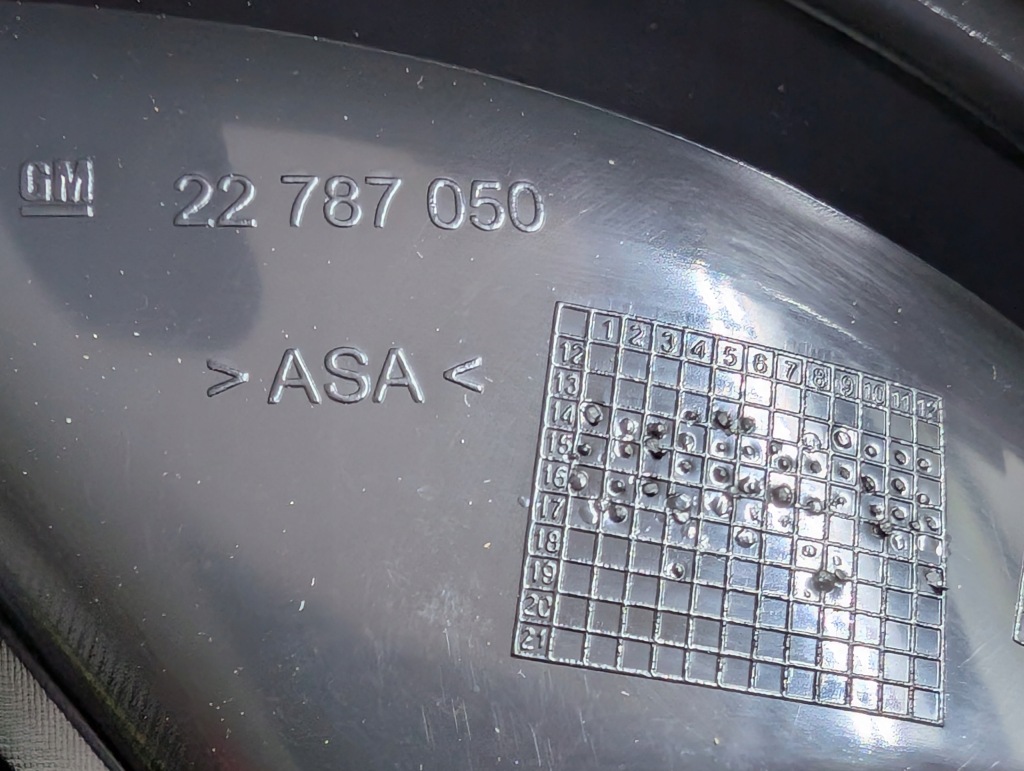 Opel insignia a рестайлинг  22787050 решётка бампера правый  перед новая оригинал Киев