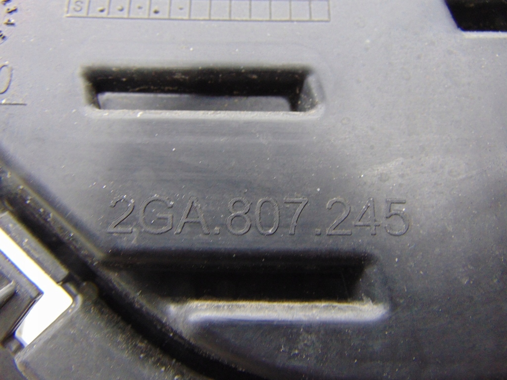 фото №5, Volkswagen оригинальный номер 2ga807245 решётка бампер