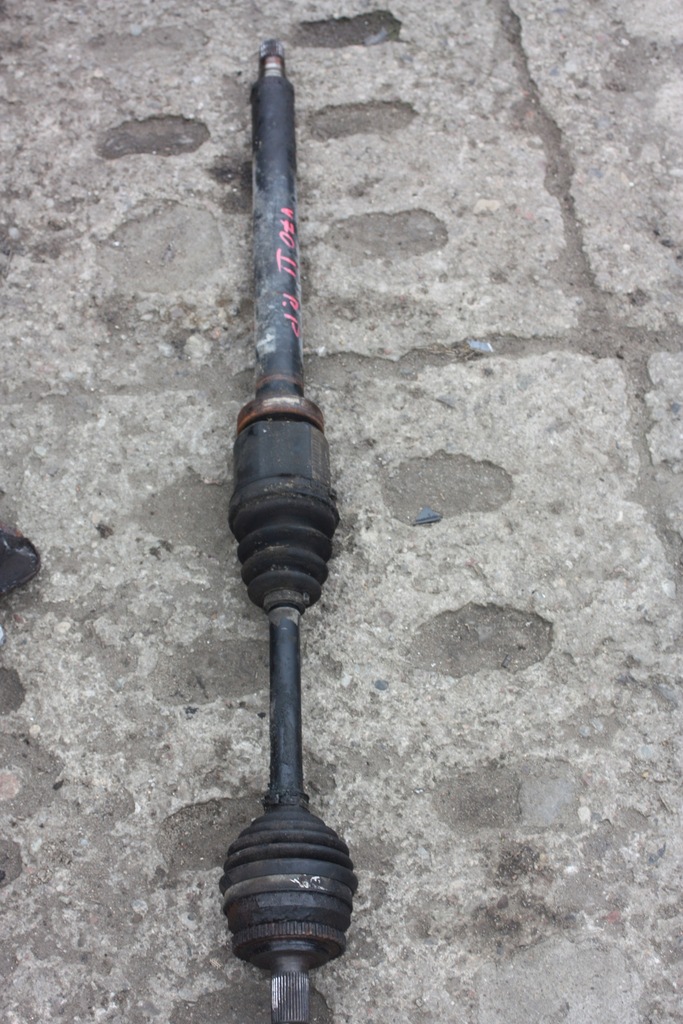 фото №1, Приводной вал правая volvo v70 ii 2,4 b