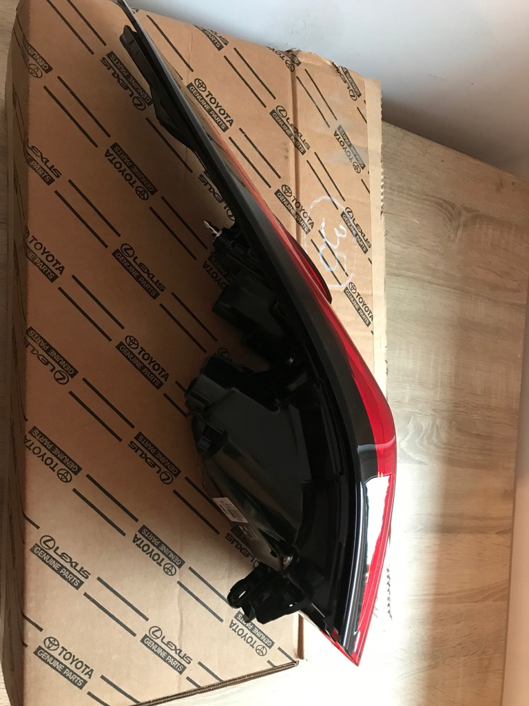 фото №8, Toyota corolla e21 sedan лампа правая задняя задняя 81551-02d11