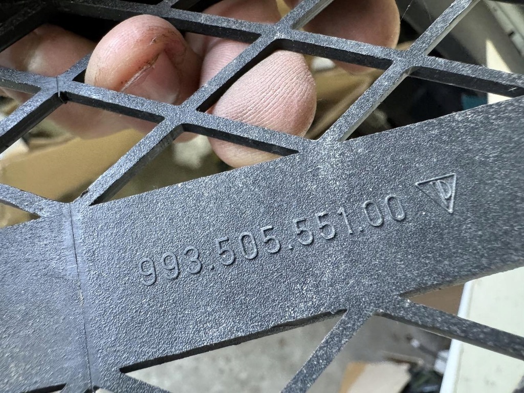 фото №13, Решётка средняя porsche 911 993 carrera 4s 95-98