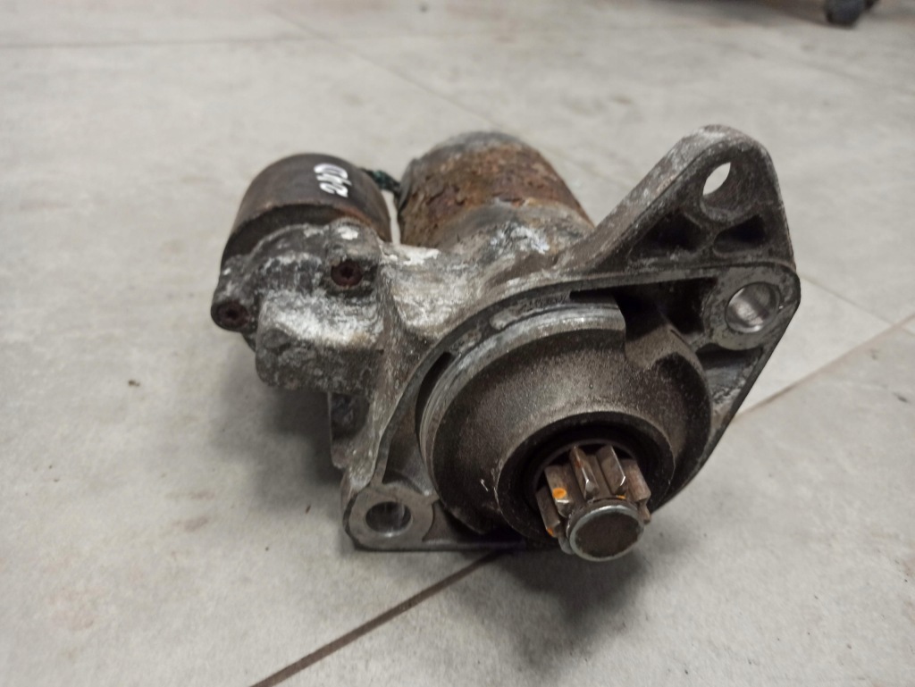 Vw golf v 03-10 1.4b стартер 00001122404 в Україні