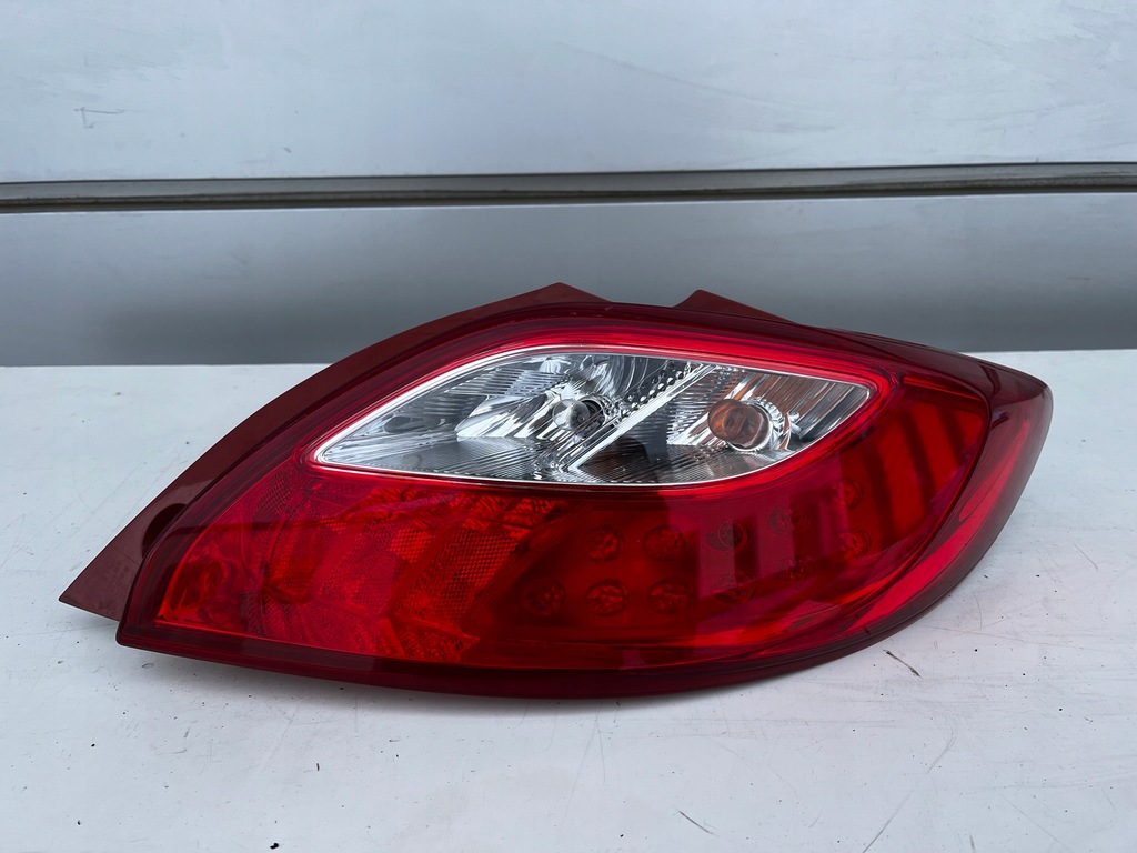 фото №1, Лампа правая задняя mazda 2 ii 2010