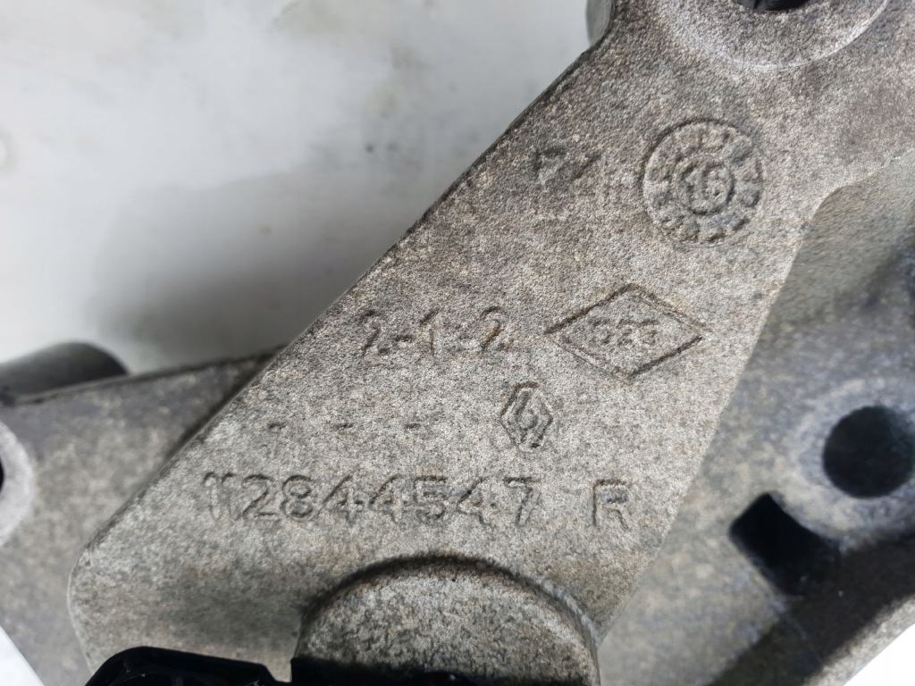 фото №10, Renault captur i 13-19 кронштейн подушка підвіска двигуна 112844547r