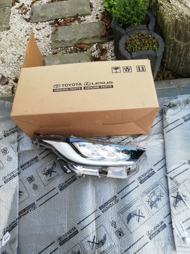 фото №1, Toyota yaris iv фара правый full led