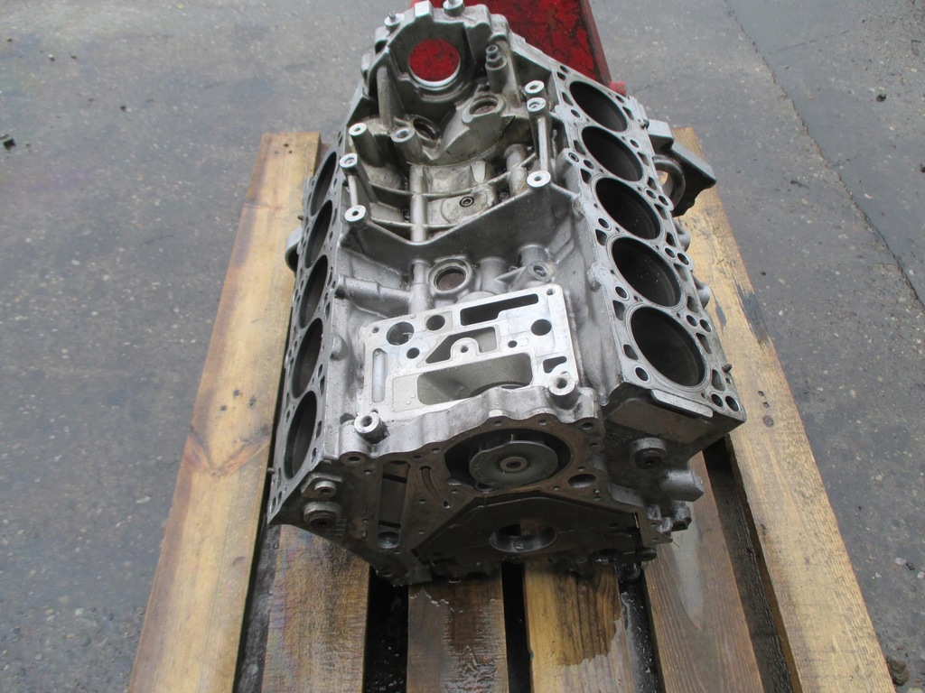 фото №8, Vw touareg 7l 5.0 tdi ayh блок двигуна голий