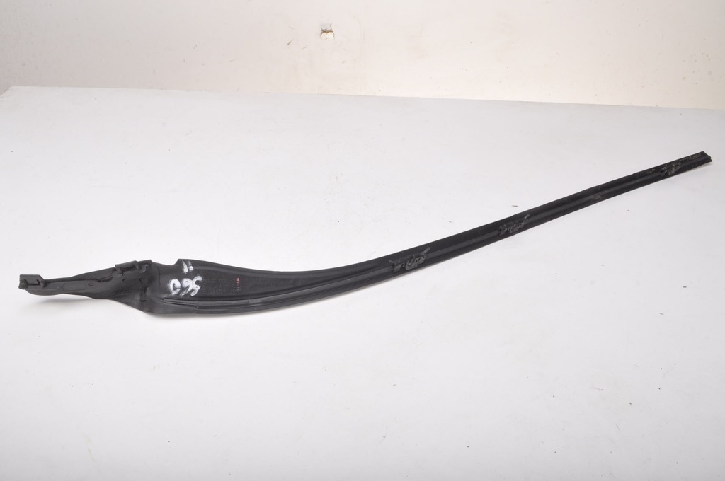 фото №6, Volvo s60 ii молдинг стекло передней лобовое 31335865 правая