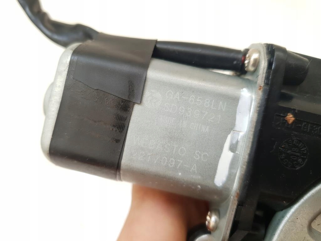 фото №4, Моторчик люк peugeot 207 sw