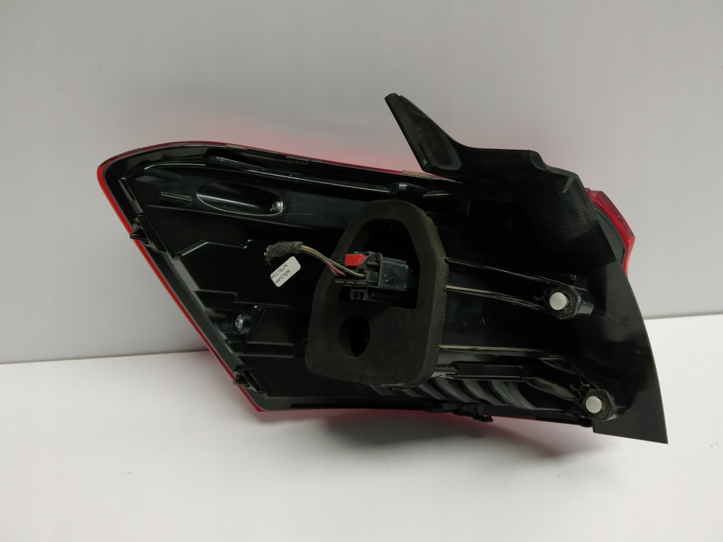 фото №2, 17+ vw t-roc лампа led задняя правая оригинал