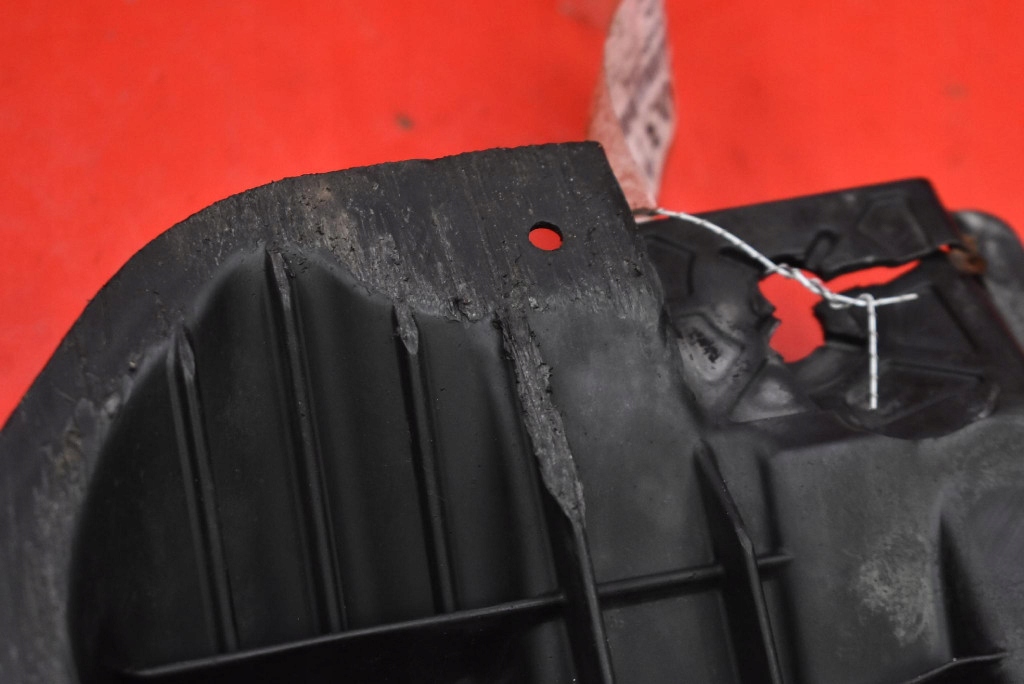 фото №15, Направляющая бампера перед средний lexus ct200h 10-14