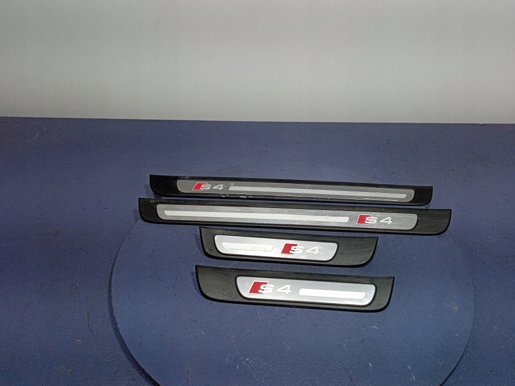 фото №1, Audi s4 a4 b8 накладки пороговые комплект 8k0853373b