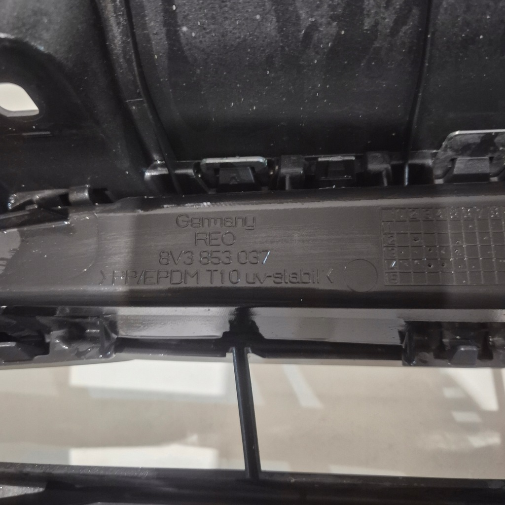 фото №12, Бампер перед передній audi a3 8v решітка радіатора 8v3853037